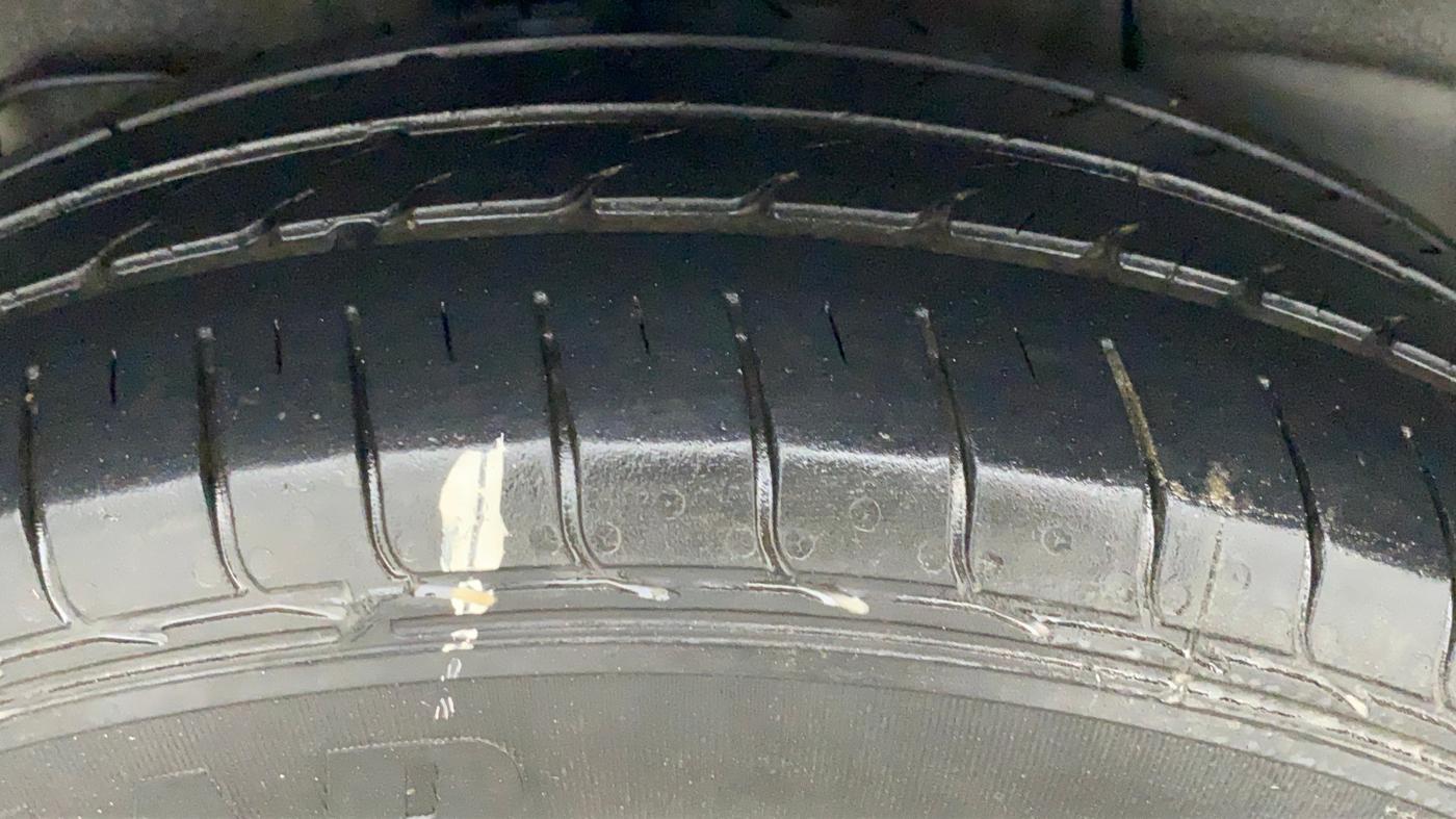 2019 Hyundai Elite i20 MAGNA PLUS 1.2, Petrol, Manual, 33,238 km, Right Rear Tyre Tread