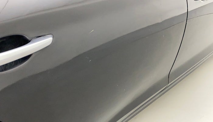 2018 Hyundai Verna 1.6 VTVT SX (O) AT, Petrol, Automatic, 33,921 km, Right rear door - Slightly dented