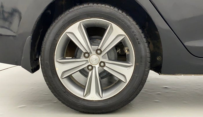 2018 Hyundai Verna 1.6 VTVT SX (O) AT, Petrol, Automatic, 33,921 km, Right Rear Wheel