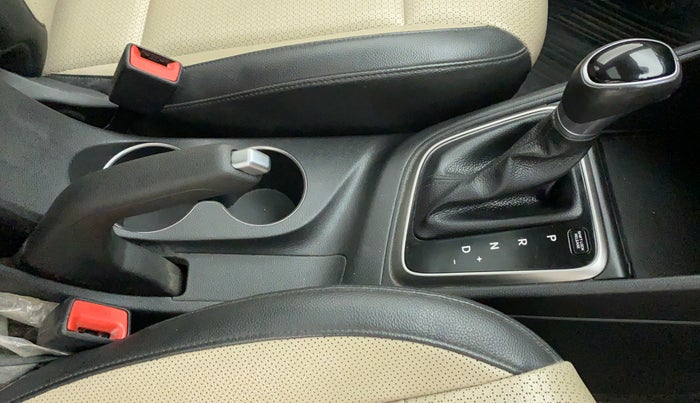 2018 Hyundai Verna 1.6 VTVT SX (O) AT, Petrol, Automatic, 33,921 km, Gear Lever
