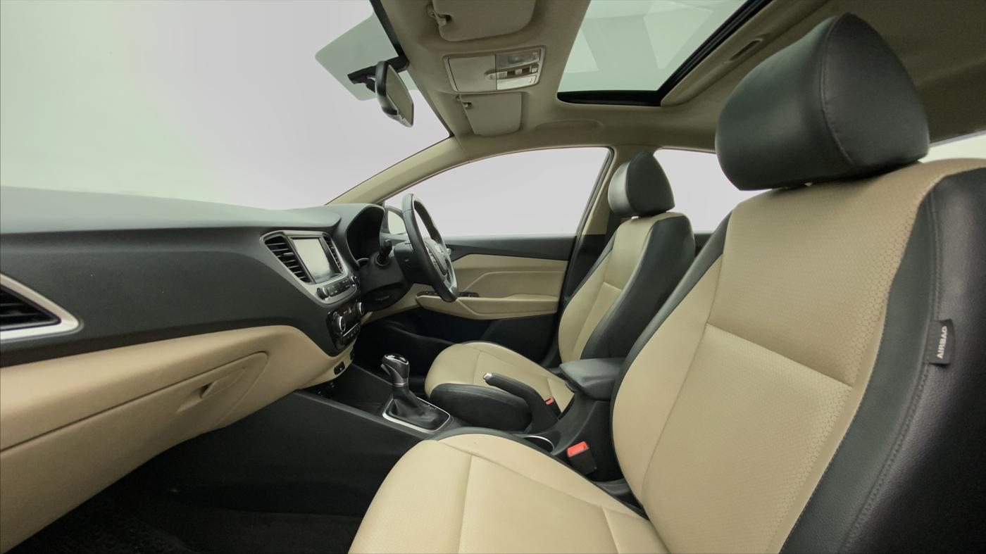 2018 Hyundai Verna 1.6 VTVT SX (O) AT, Petrol, Automatic, 33,921 km, Right Side Front Door Cabin