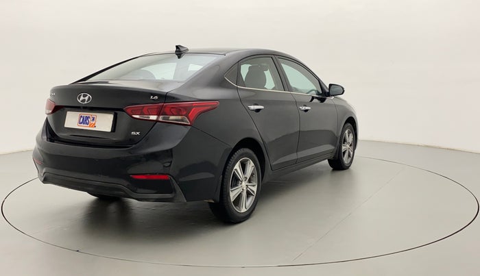 2018 Hyundai Verna 1.6 VTVT SX (O) AT, Petrol, Automatic, 33,921 km, Right Back Diagonal
