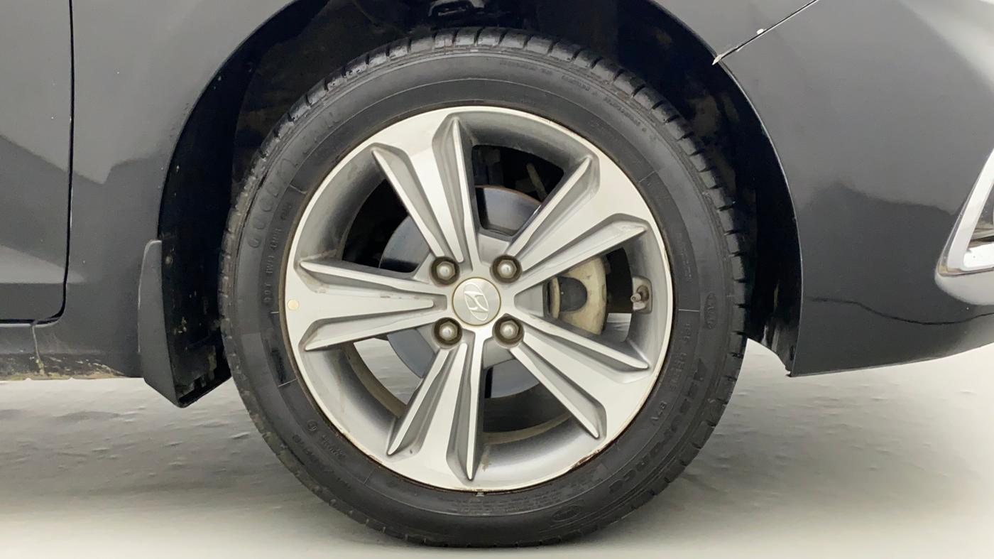 2018 Hyundai Verna 1.6 VTVT SX (O) AT, Petrol, Automatic, 33,921 km, Right Front Wheel