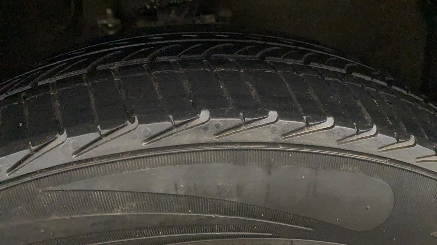 2015 Maruti Alto K10 VXI, Petrol, Manual, 26,702 km, Right Front Tyre Tread