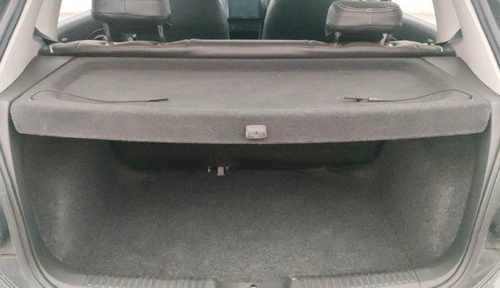 2018 Volkswagen Polo COMFORTLINE 1.0L MPI, Petrol, Manual, 46,386 km, Boot Inside