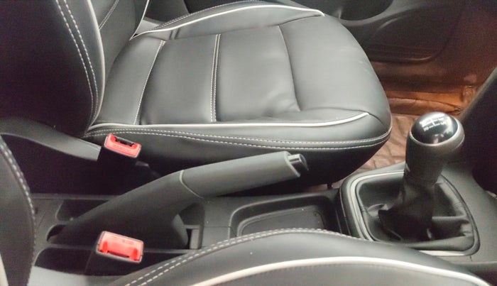 2018 Volkswagen Polo COMFORTLINE 1.0L MPI, Petrol, Manual, 46,386 km, Gear Lever