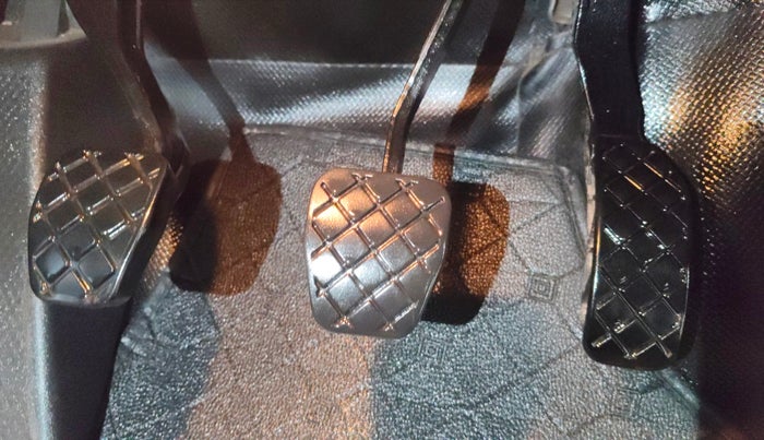 2018 Volkswagen Polo COMFORTLINE 1.0L MPI, Petrol, Manual, 46,386 km, Pedals