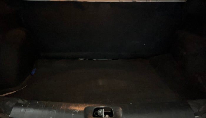 2015 Maruti Swift Dzire LXI (O), Petrol, Manual, 35,987 km, Boot Inside