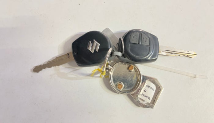 2015 Maruti Swift Dzire LXI (O), Petrol, Manual, 35,987 km, Key Close Up