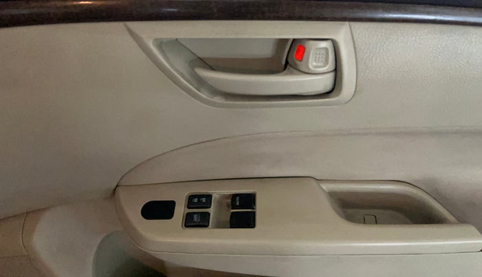 2015 Maruti Swift Dzire LXI (O), Petrol, Manual, 35,987 km, Driver Side Door Panels Control