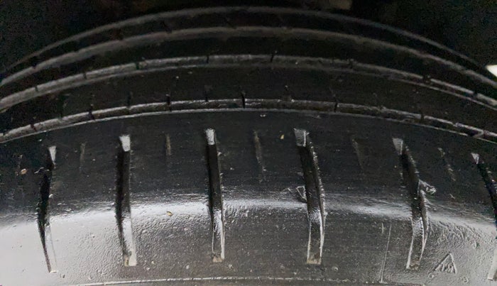 2021 Maruti Baleno ALPHA CVT PETROL 1.2, Petrol, Automatic, 42,168 km, Right Front Tyre Tread