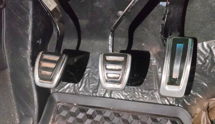 2021 Skoda KUSHAQ AMBITION 1.0L TSI MT, Petrol, Manual, 43,872 km, Pedals