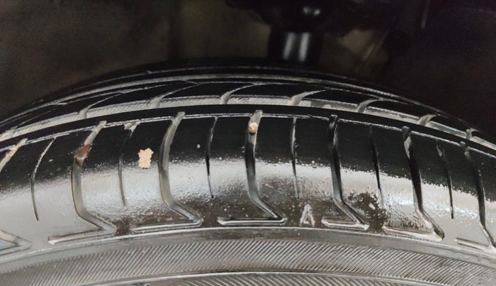 2021 Skoda KUSHAQ AMBITION 1.0L TSI MT, Petrol, Manual, 43,872 km, Left Front Tyre Tread