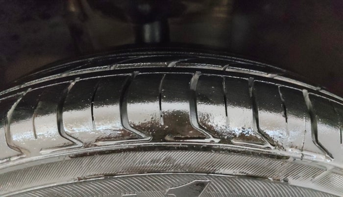 2021 Skoda KUSHAQ AMBITION 1.0L TSI MT, Petrol, Manual, 43,872 km, Right Front Tyre Tread