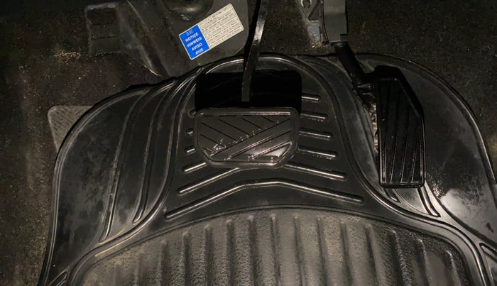 2016 Maruti Baleno DELTA CVT PETROL 1.2, Petrol, Automatic, 24,753 km, Pedals