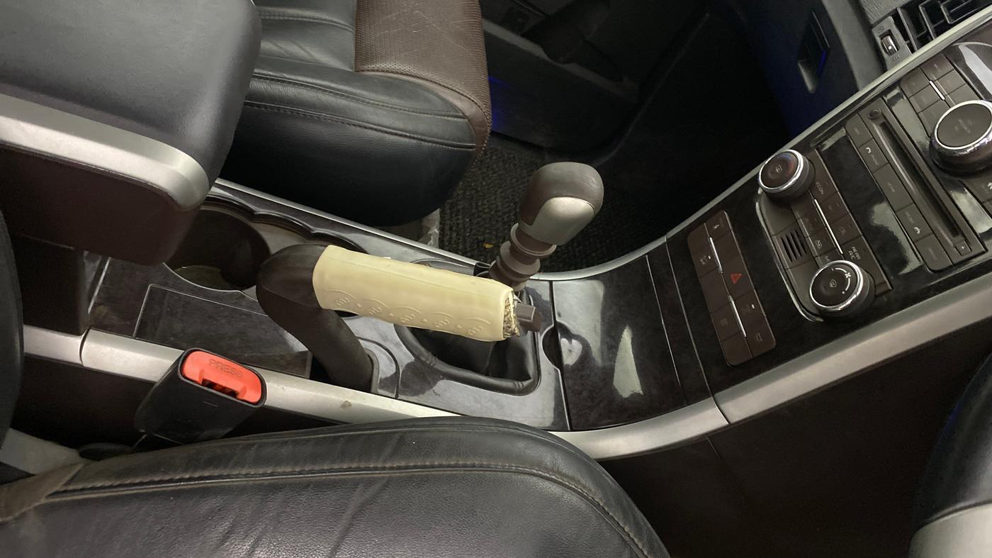2015 Mahindra XUV500 W8, Diesel, Manual, 1,20,724 km, Gear Lever