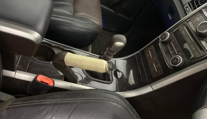 2015 Mahindra XUV500 W8, Diesel, Manual, 1,20,724 km, Gear Lever