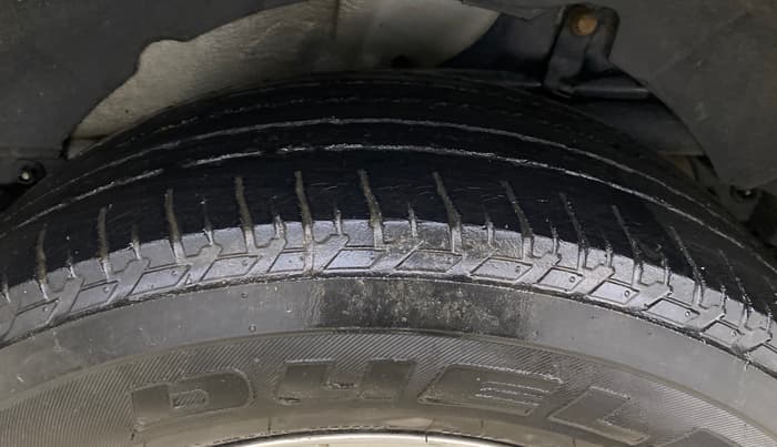 2015 Mahindra XUV500 W8, Diesel, Manual, 1,20,724 km, Left Rear Tyre Tread