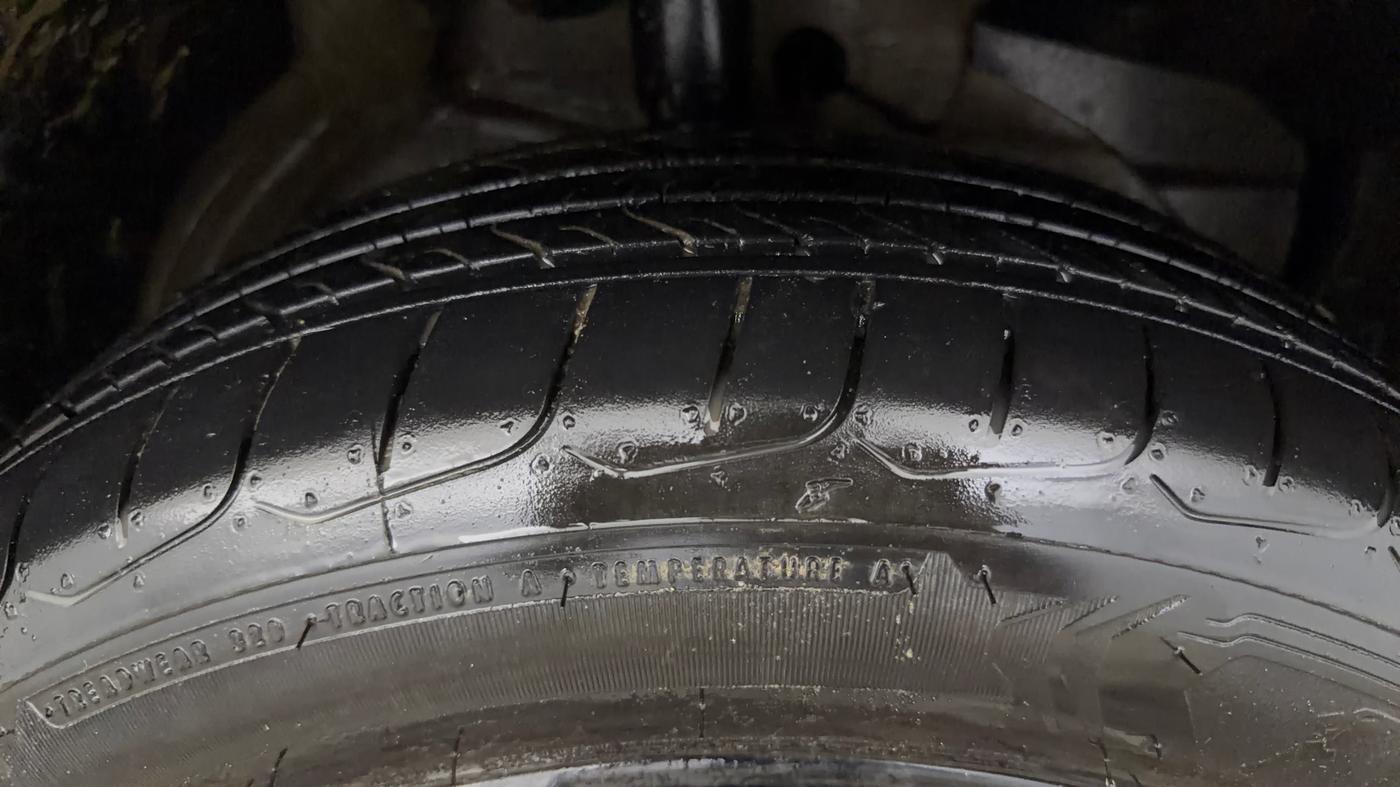 2020 MG HECTOR SHARP 1.5 DCT PETROL, Petrol, Automatic, 34,617 km, Right Front Tyre Tread