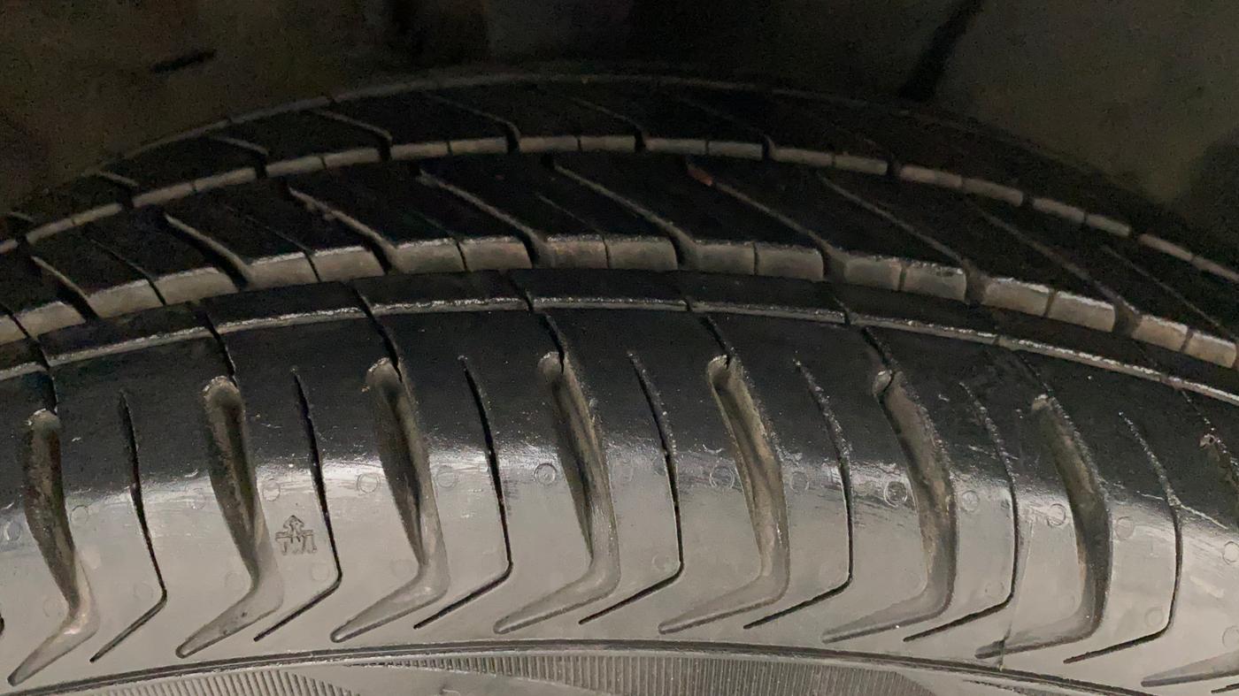 2016 Nissan Micra XV CVT, Petrol, Automatic, 68,447 km, Right Front Tyre Tread