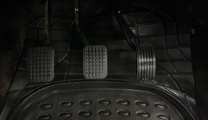 2018 Tata Tiago XM PETROL, CNG, Manual, 73,667 km, Pedals