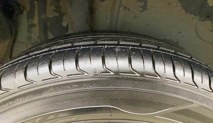 2017 Maruti IGNIS DELTA 1.2, Petrol, Manual, 60,652 km, Right Rear Tyre Tread