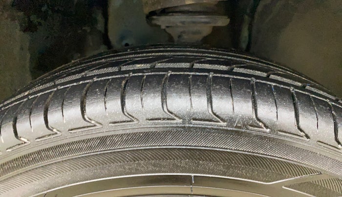 2017 Maruti IGNIS DELTA 1.2, Petrol, Manual, 60,652 km, Right Front Tyre Tread