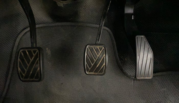 2017 Maruti IGNIS DELTA 1.2, Petrol, Manual, 60,652 km, Pedals