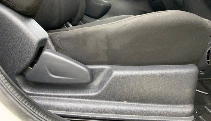 2016 Renault Kwid RXT 1.0 AMT, Petrol, Automatic, 55,410 km, Driver Side Adjustment Panel