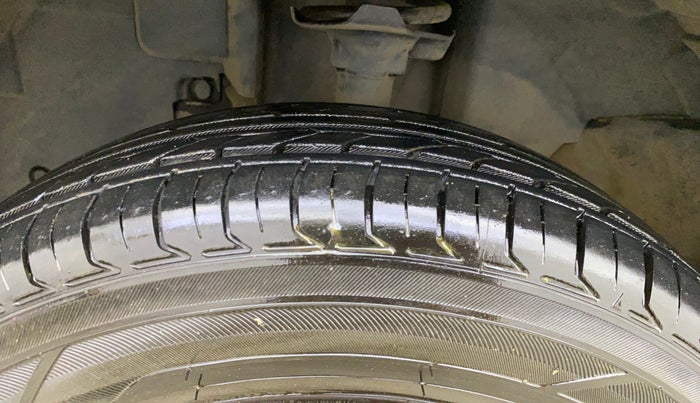 2016 Renault Kwid RXT 1.0 AMT, Petrol, Automatic, 55,410 km, Left Front Tyre Tread