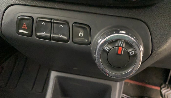 2016 Renault Kwid RXT 1.0 AMT, Petrol, Automatic, 55,410 km, Gear Lever