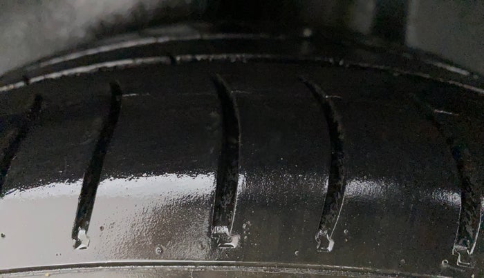 2016 Volkswagen Polo HIGHLINE1.2L, CNG, Manual, 93,683 km, Left Rear Tyre Tread