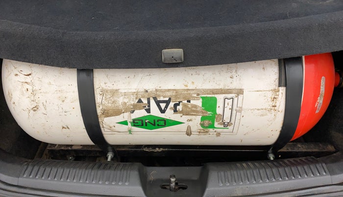 2016 Volkswagen Polo HIGHLINE1.2L, CNG, Manual, 93,683 km, Boot Inside