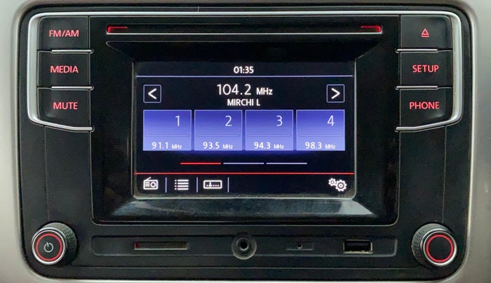 2016 Volkswagen Polo HIGHLINE1.2L, CNG, Manual, 93,683 km, Infotainment System