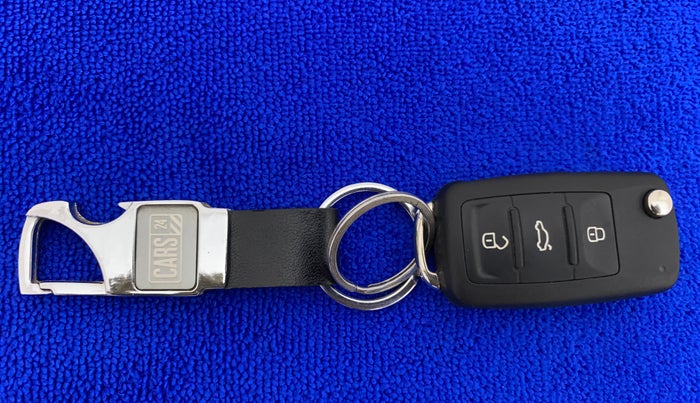 2016 Volkswagen Polo HIGHLINE1.2L, CNG, Manual, 93,683 km, Key Close Up