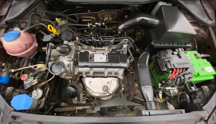 2016 Volkswagen Polo HIGHLINE1.2L, CNG, Manual, 93,683 km, Open Bonet