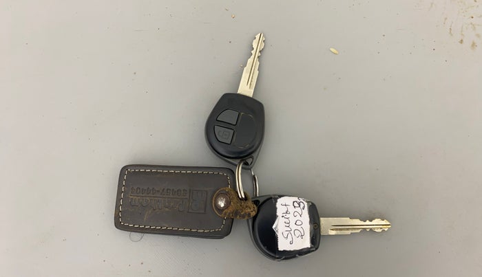 2013 Maruti Swift Dzire VXI, Petrol, Manual, 53,024 km, Key Close Up