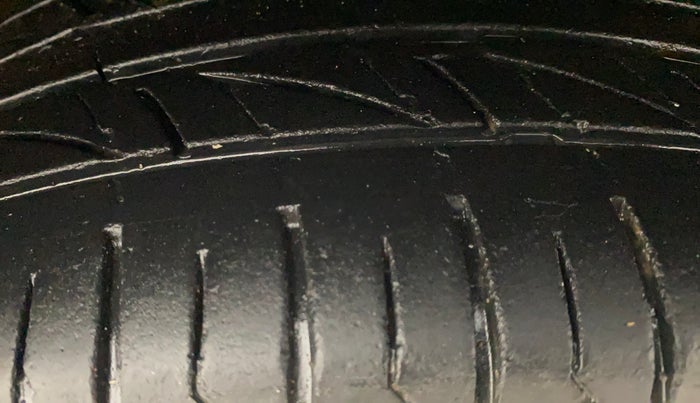 2013 Maruti Swift Dzire VXI, Petrol, Manual, 53,024 km, Right Front Tyre Tread