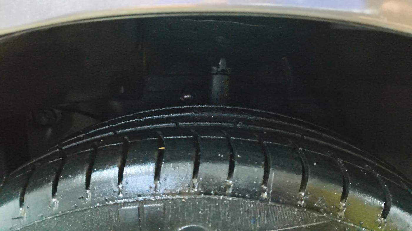 2015 Honda Amaze 1.5L I-DTEC S, Diesel, Manual, 1,18,153 km, Left Front Tyre Tread