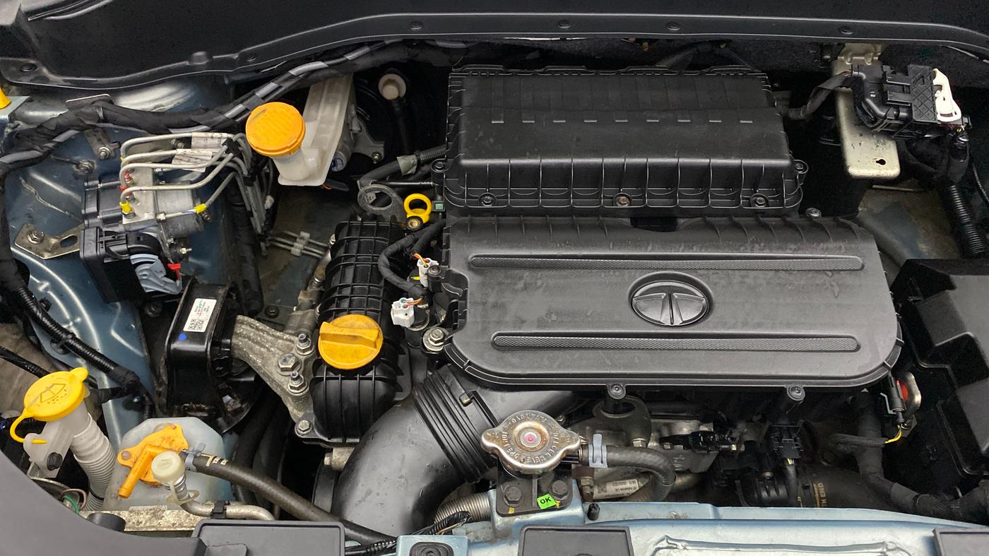 2022 Tata PUNCH CREATIVE  MT, Petrol, Manual, 7,971 km, Engine View - Right