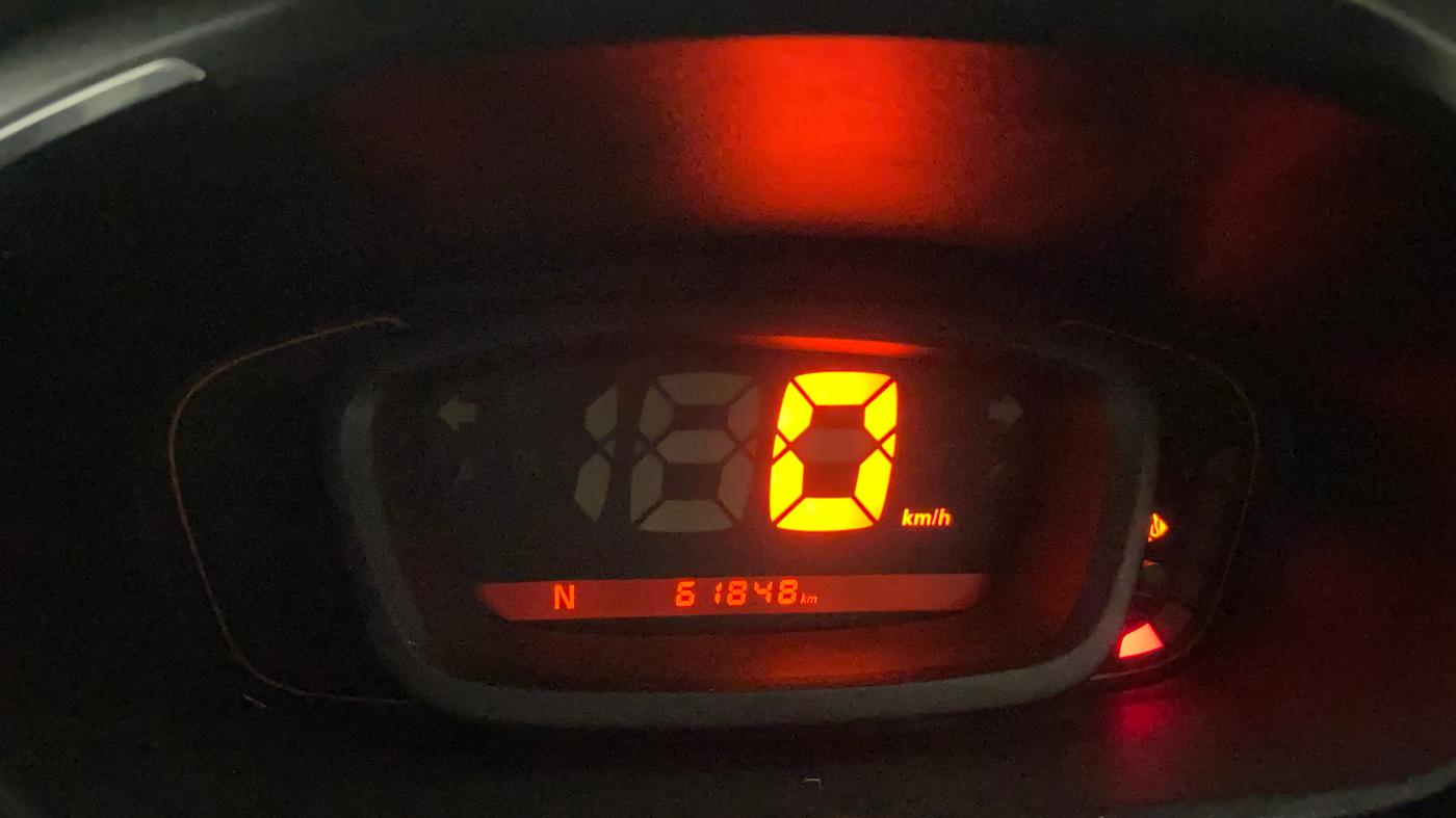 2018 Renault Kwid RXT 1.0 AMT (O), Petrol, Automatic, 61,808 km, Odometer Image