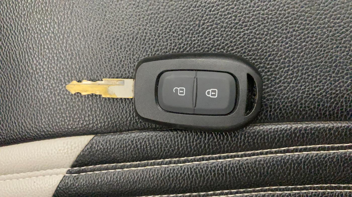 2018 Renault Kwid RXT 1.0 AMT (O), Petrol, Automatic, 61,808 km, Key Close Up