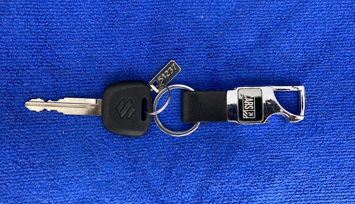 2021 Maruti Eeco 5 STR AC CNG (O), CNG, Manual, 73,240 km, Key Close Up