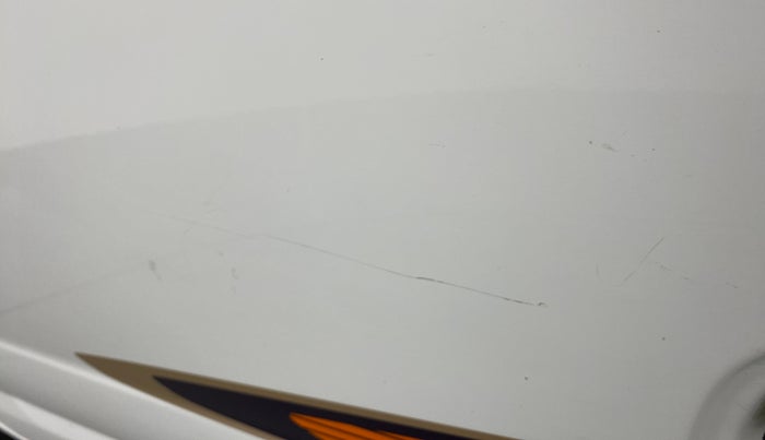 2021 Maruti Eeco 5 STR AC CNG (O), CNG, Manual, 73,240 km, Front passenger door - Minor scratches