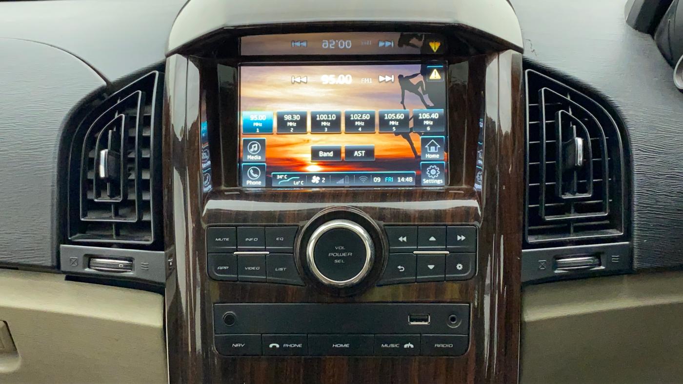 2018 Mahindra XUV500 W9 1.99, Diesel, Manual, 50,965 km, Infotainment System
