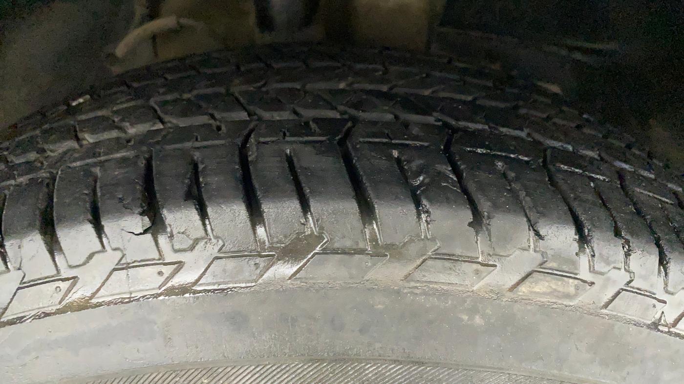 2018 Mahindra XUV500 W9 1.99, Diesel, Manual, 50,965 km, Right Front Tyre Tread