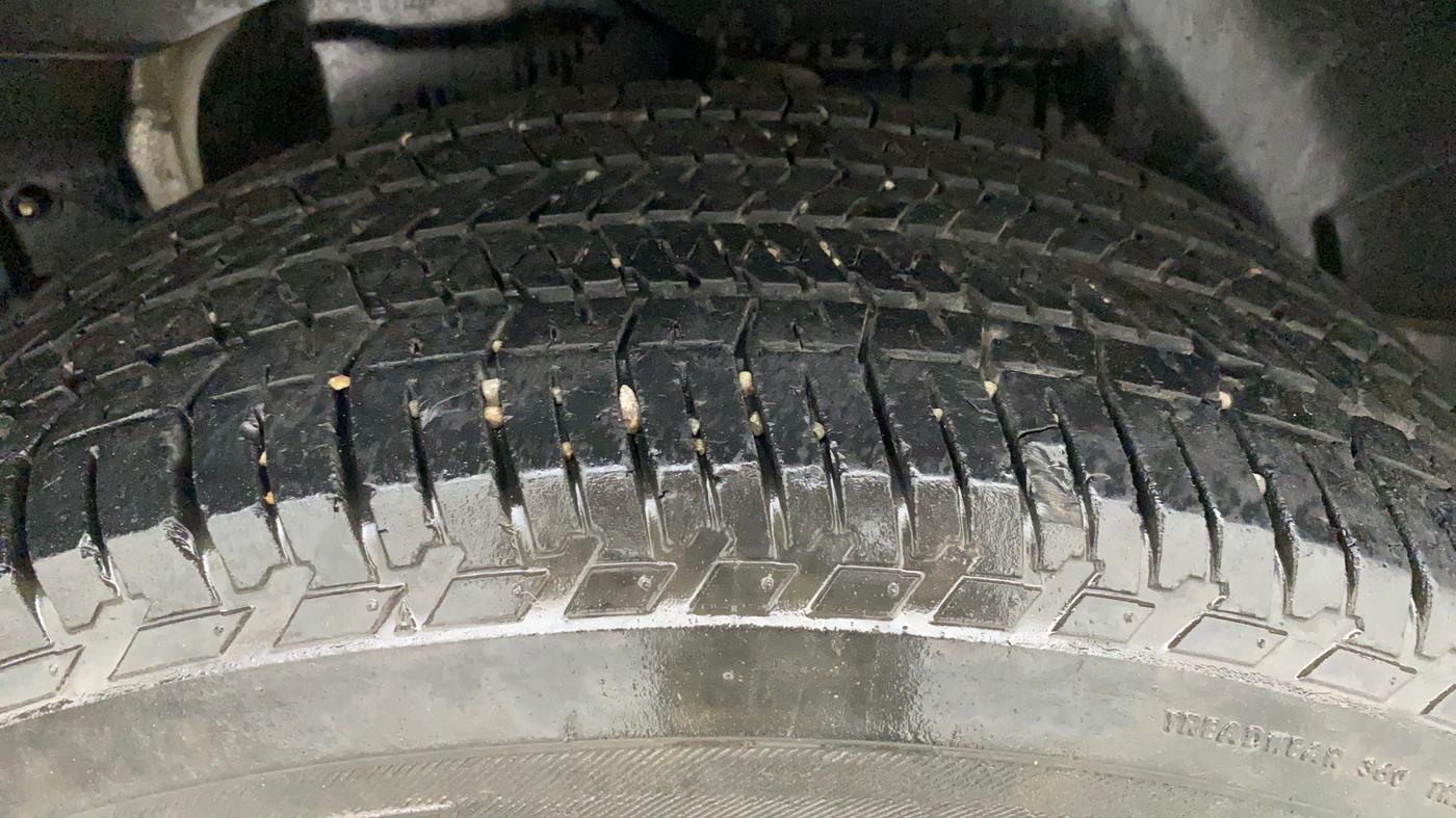 2018 Mahindra XUV500 W9 1.99, Diesel, Manual, 50,965 km, Right Rear Tyre Tread