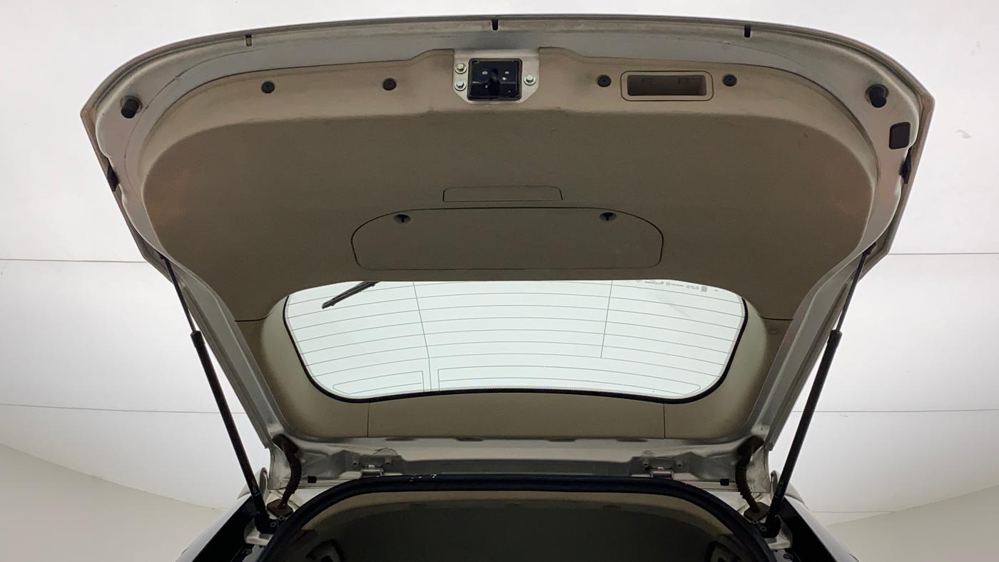 2018 Mahindra XUV500 W9 1.99, Diesel, Manual, 50,965 km, Boot Door Open