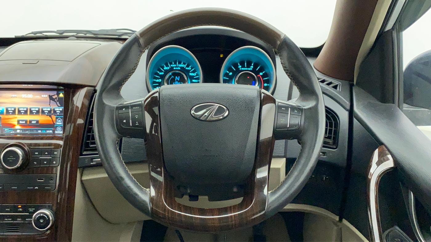 2018 Mahindra XUV500 W9 1.99, Diesel, Manual, 50,965 km, Steering Wheel Close Up