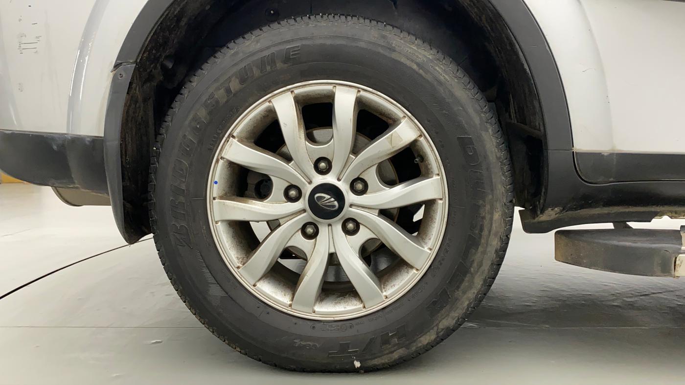 2018 Mahindra XUV500 W9 1.99, Diesel, Manual, 50,965 km, Right Rear Wheel